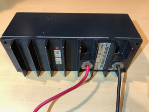 BRG URH adó-vevő tápegység képe - BRG URH termékcsalád tagja, magyar ipari termék