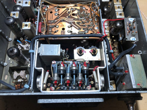 BRG FM10-160 elektroncsöves mobil URH adóvevő, belső inverteres tápegység