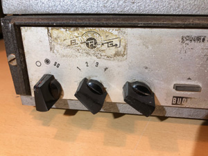 BRG FM10-164 mobil URH adó-vevő, teljesen tranzisztorizált, félvezetős, beépített kezelős, speciáis kivitel