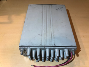 BRG FM301 és BRG FM303 URH mobil adó-vevő, teljesen félvezetős, modern technológia, korszerű fejlesztés, külső hátulnézet