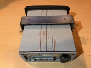 BRG GK302 szelektív hívóval ellátott gépkocsi kezelő egység