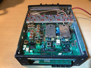 BRG VHK330 vonalhosszabbító URH adó-vevő egység, központi állomás