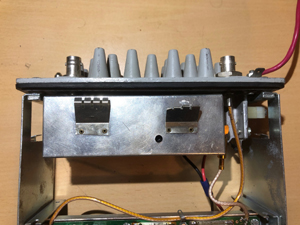 MultiCom Kft. által gyártott MCR2301 adó-vevő a BRG FM301 kiváltására